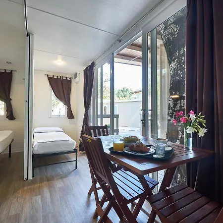 Villaggio Turistico Lugana Marina Apart Otel 3*