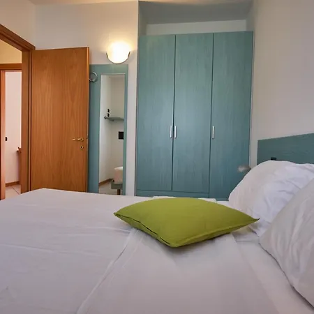 Apart Otel Villaggio Turistico Lugana Marina 3*