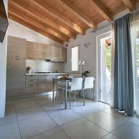 Villaggio Turistico Lugana Marina 3*