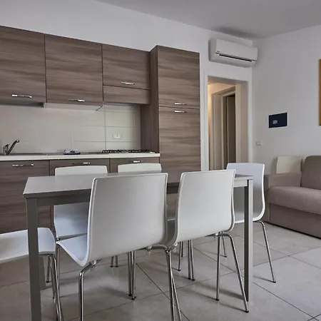 Apart Otel Villaggio Turistico Lugana Marina 3*