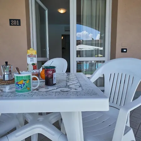 Villaggio Turistico Lugana Marina Apart Otel