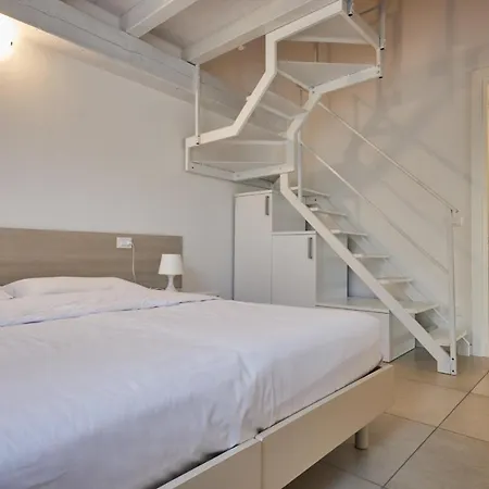 Apart Otel Villaggio Turistico Lugana Marina 3*