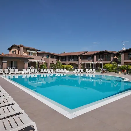 Villaggio Turistico Lugana Marina 3*