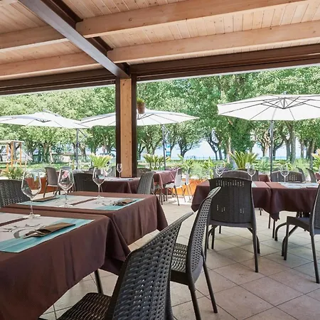 Villaggio Turistico Lugana Marina Apart Otel Sirmione