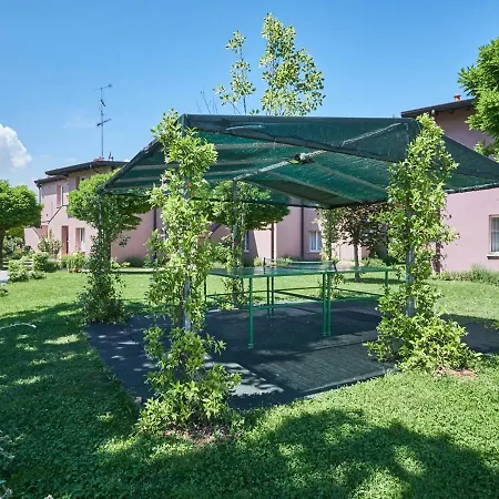 Villaggio Turistico Lugana Marina Apart Otel